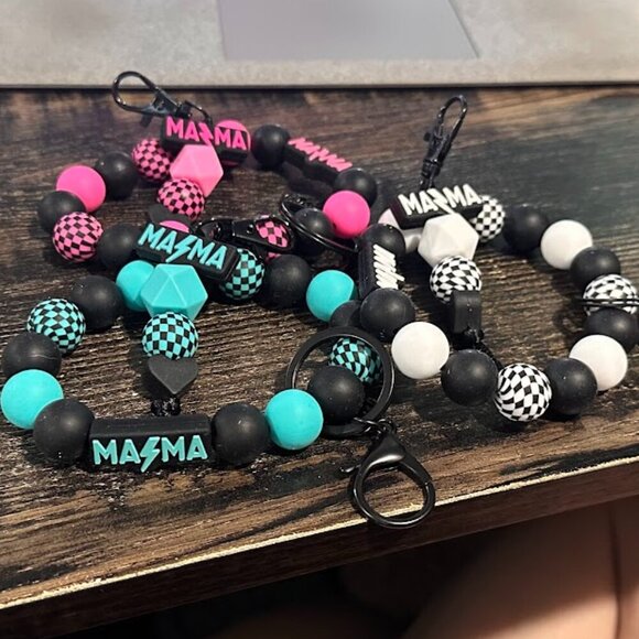 **BUNDLE of 6 ITEMS** 3 Large Wristlet Keychains & 3 Small Keychain Charms - Picture 9 of 14